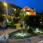 Casa Erceg Vincit Omnia スクラーディン