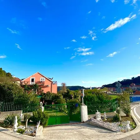 Casa Erceg Vincit Omnia
