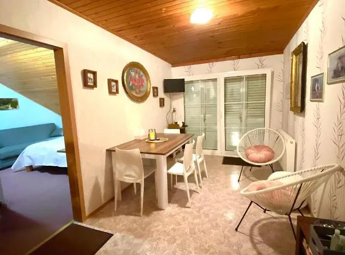 Vendégház Casa Erceg Vincit Omnia