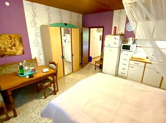 Guest house Casa Erceg Amor Vincit Omnia 3*